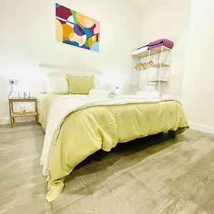 https://comodo-moderno-y-cerca-de-todo-en-malaga.hotelsinnerja.org